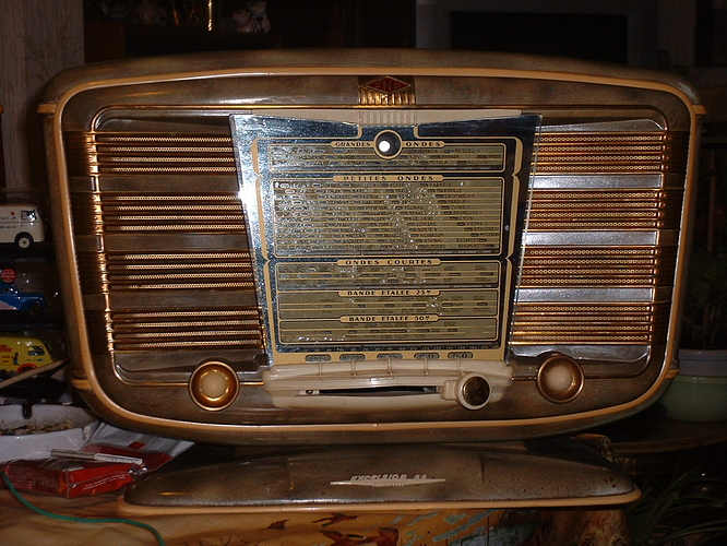 collection radios 118