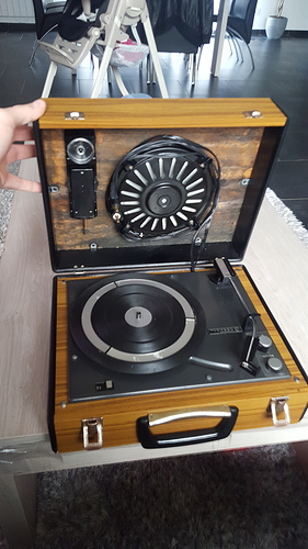 Vente flash inédite sur cette platine vinyle Thomson - Le Parisien