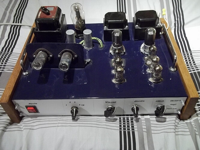 ampli J.L a 6V6 dessus (1)