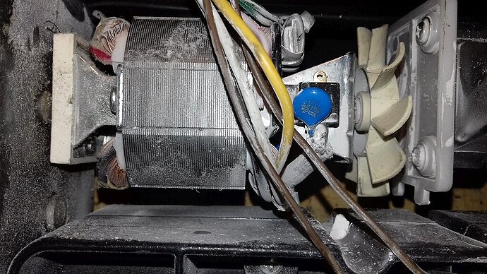 détail moteur.jpg