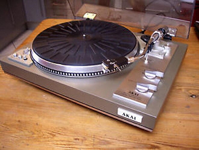 PLATINE AKAI (Copier).jpg