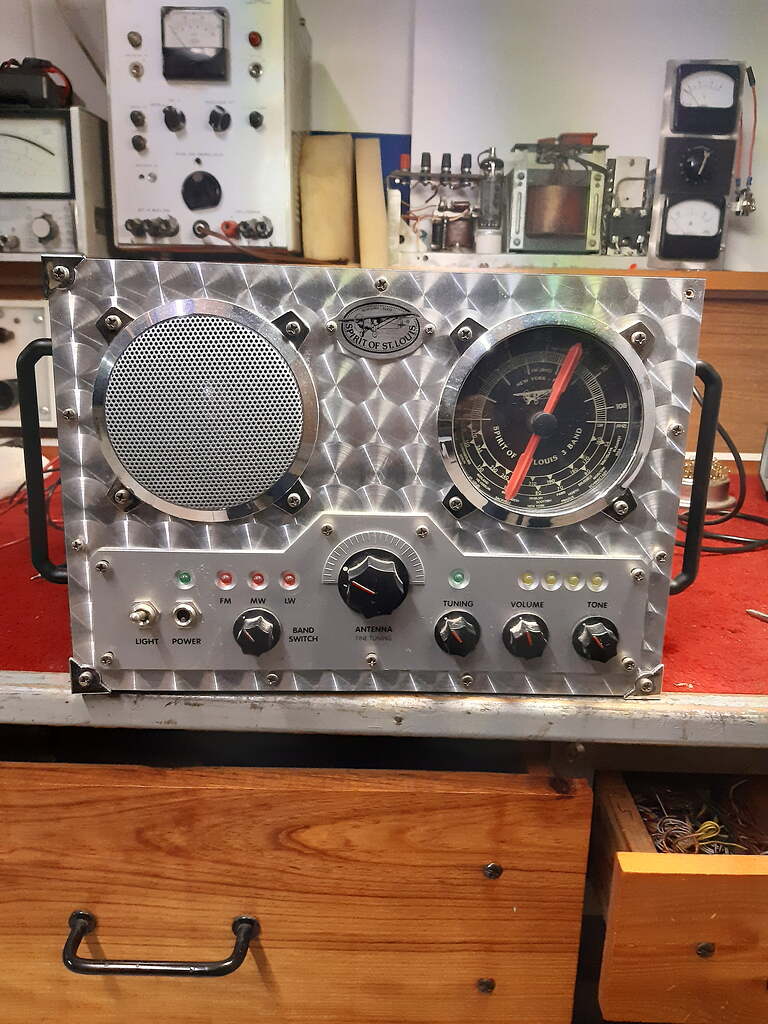 Réparer ce petit poste ! Démontage Spirt of Saint Louis Field Radio — free download