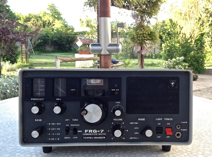 j8