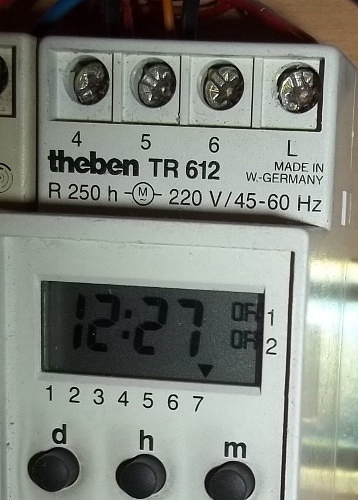 noel%20horloge%20a%20contacts