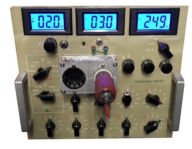 figure 27  - Tube octal EF37A en cours de test