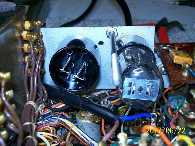 Tube 83 semi-conducteurs 10 red