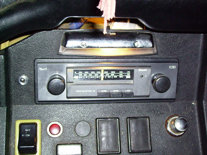 AUTO RADIO MG