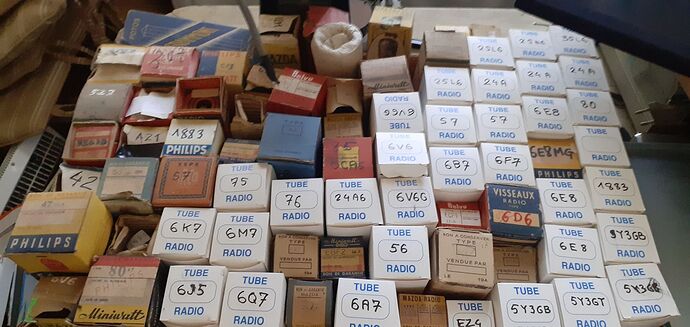 8  = 2 E pièce  et 1.50 pièce  pour le lot complet
