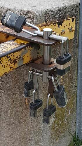 1padlock_opening_lock_puzzle_fullsize