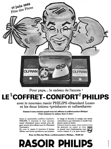 PUBLICITÉ DE PRESSE 1960 ASPIRATEUR ELECTROLUX IL ASPIRE A VOUS
