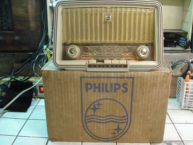 PHILIPS FM