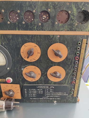 15943817129677960611377575602944