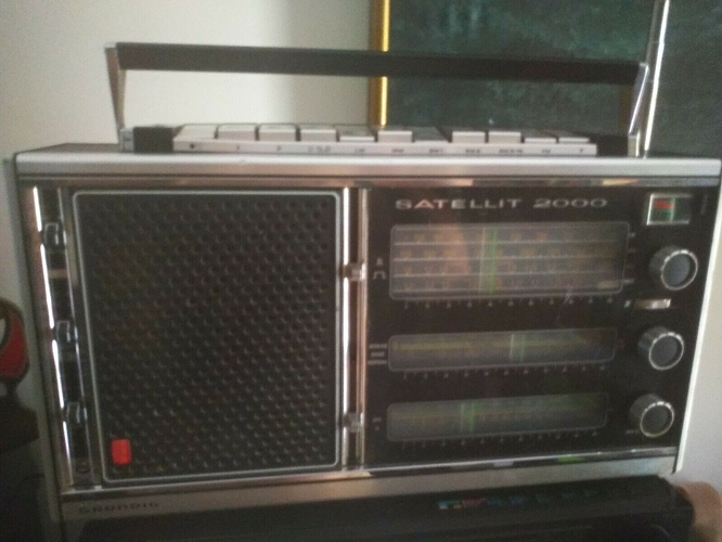 grundig_satellit_2000