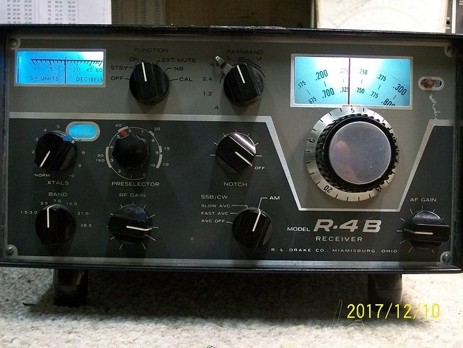 Récepteur R-4B face avant 03