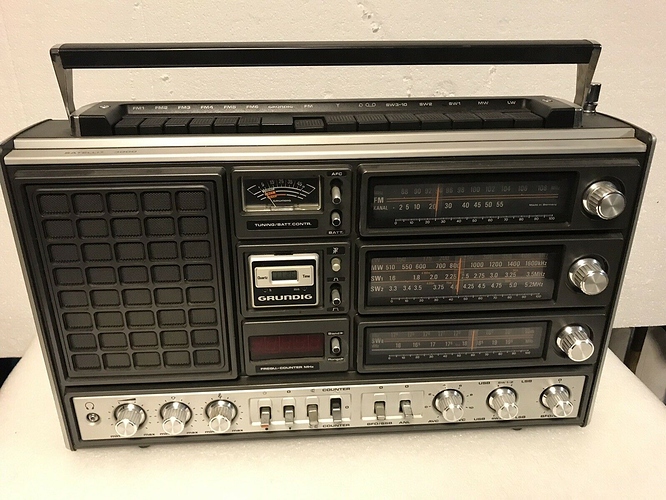grundig_satellit_3000