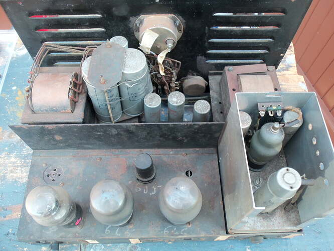 100_6940 chassis