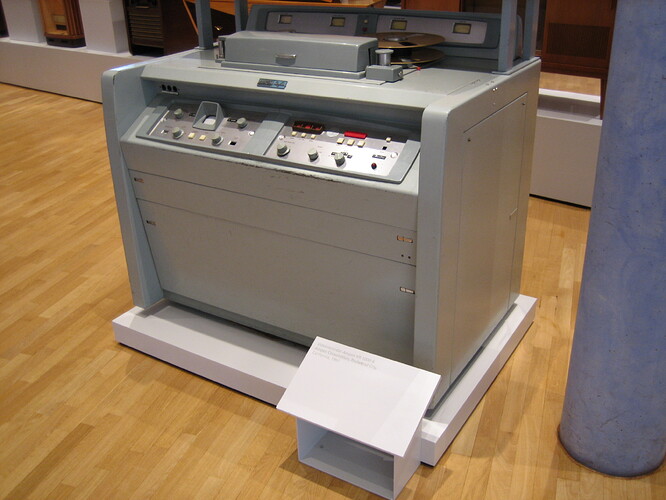 Ampex_VR_1000-B.JPG