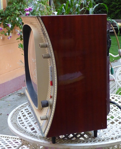 TV galbée