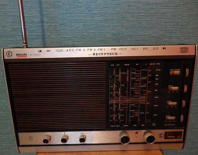 Poste de radio PHILIPS vintage