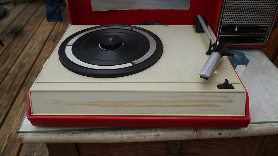 Tourne-disques 22GF403 2