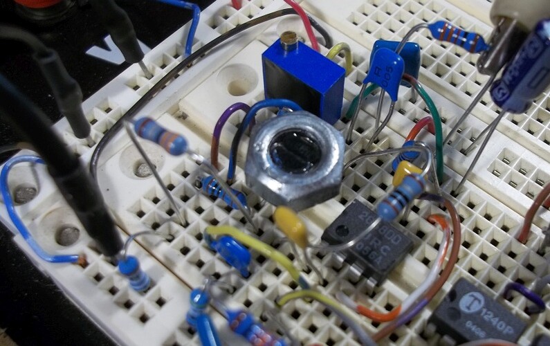 2 boitiers TO92 dans un écrou