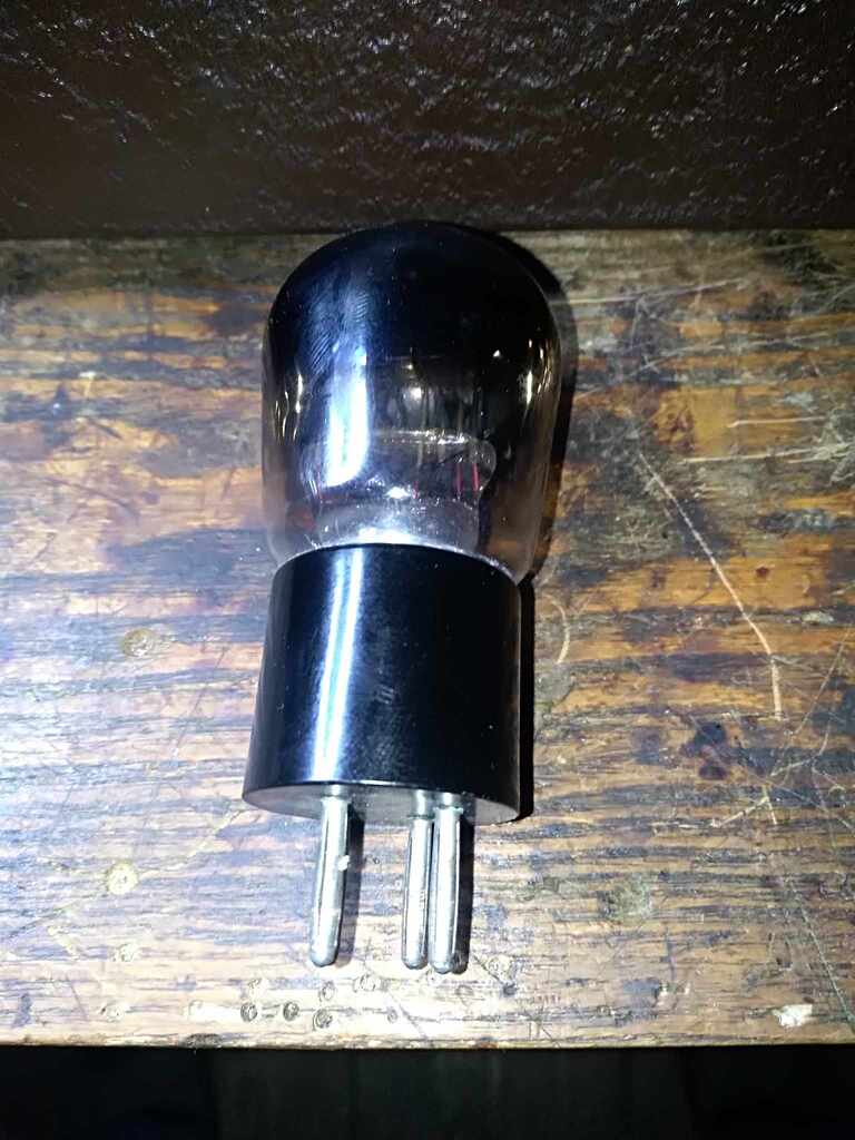 Tube Triode Dario Ancien, 4V, Base Métal Micro GDER, Dans Sa Boîte (chauffant Cassé)