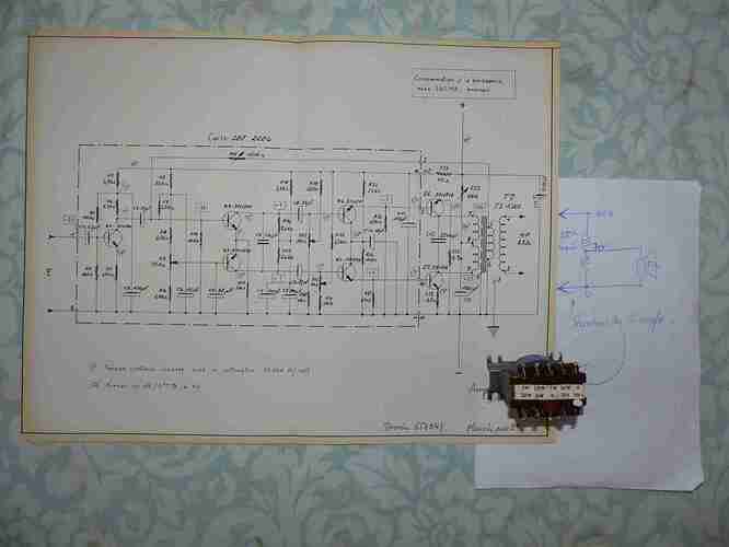 De 25 à 8 ohms environ
