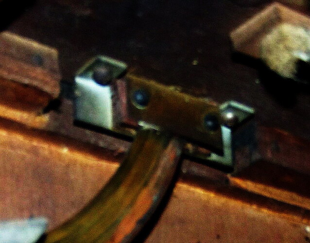 mecanisme_attache_capott