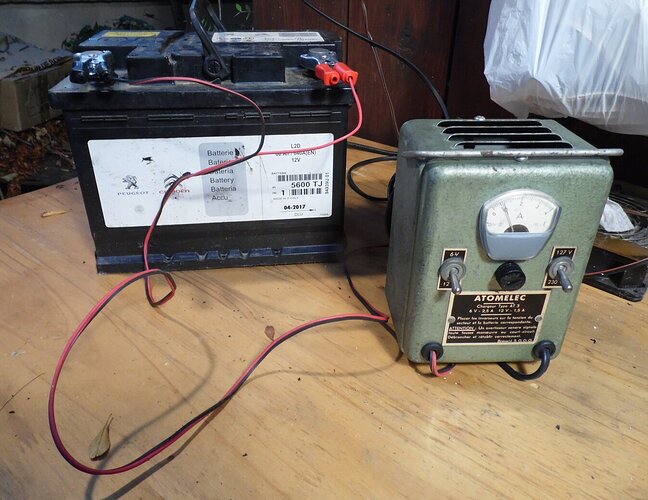 vieille batterie + chargeur