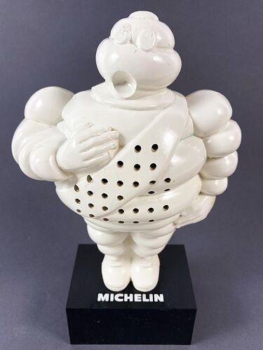 michelin-bibendum-radio-vintage-werbefigur-60s-70s-plastik