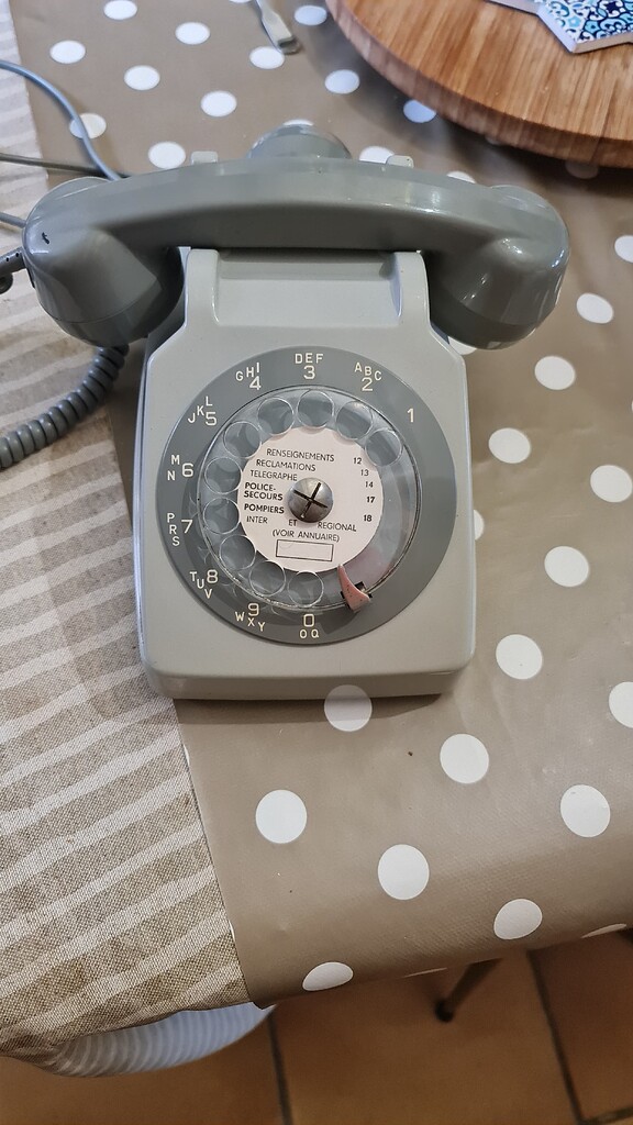 Téléphone Fixe Vintage Socotel S63 - Gris, Touches Vintage - Très Bon état