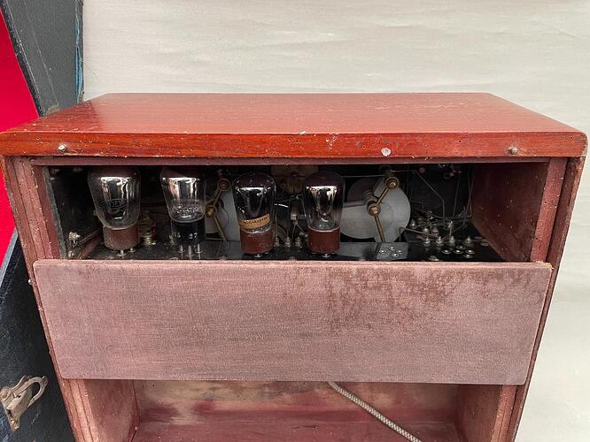 historicke-radio-ideal-blaupunkt-v-kufru-229168169