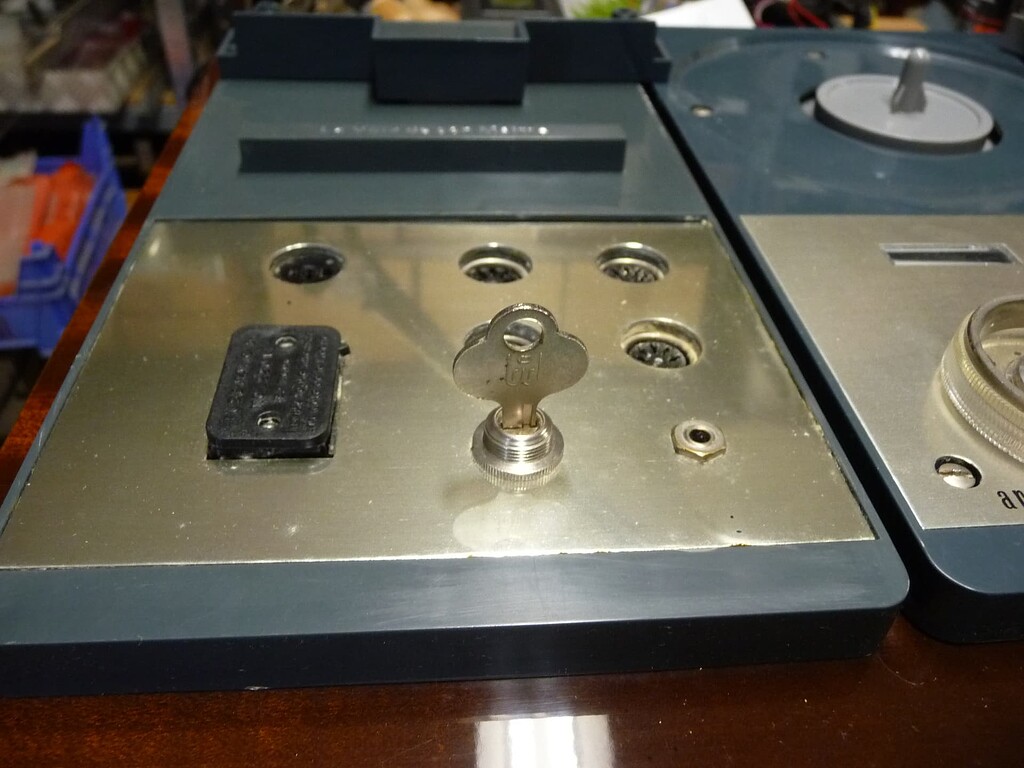 Ancien magnétophone la voix de son maître + 3 bobines