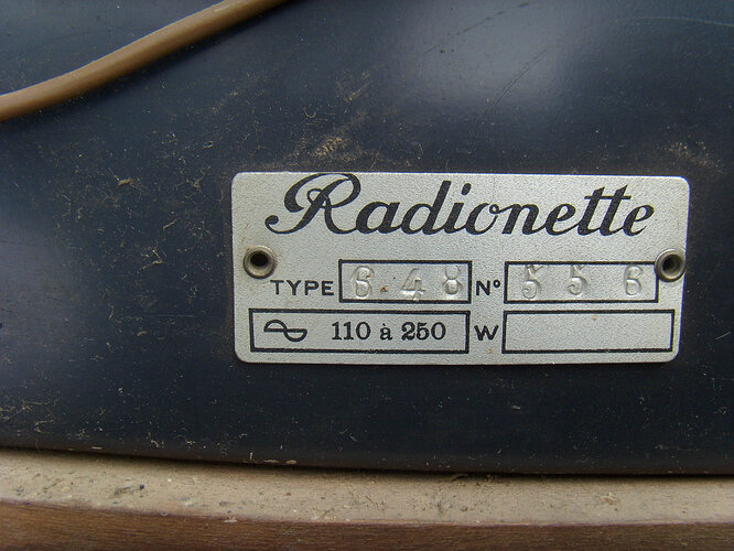 SI857943
