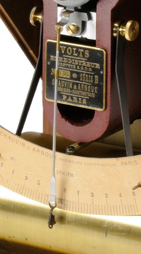 00176_fr_chauvin_voltmeter_aiguille