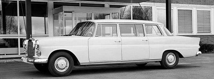 Historique La Mercedes-Benz W110 Kleine Heckflosse 1961 - 1968