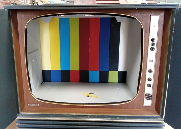 meuble Grundig ouvert