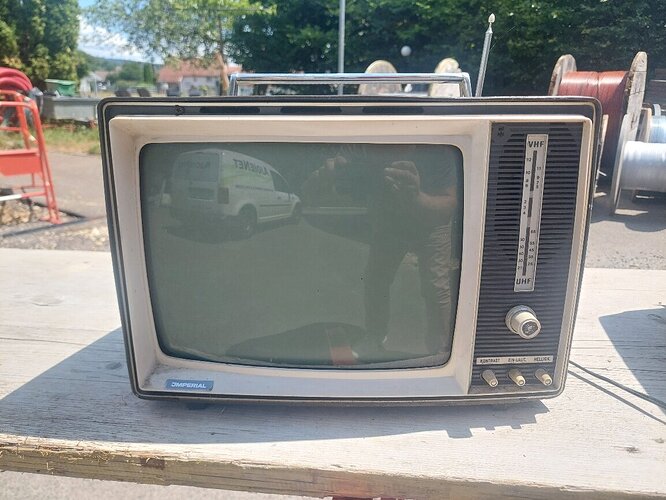 Imperial TV à lampes 1