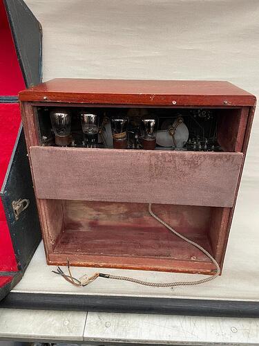 historicke-radio-ideal-blaupunkt-v-kufru-229168175