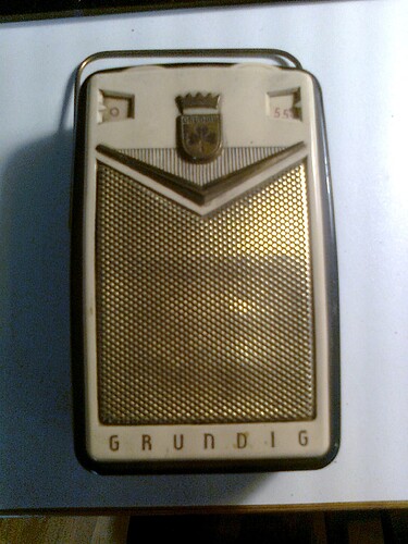 grundig radio portativeg