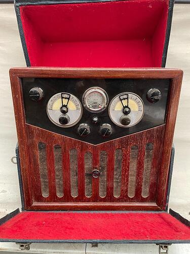 historicke-radio-ideal-blaupunkt-v-kufru-229168109
