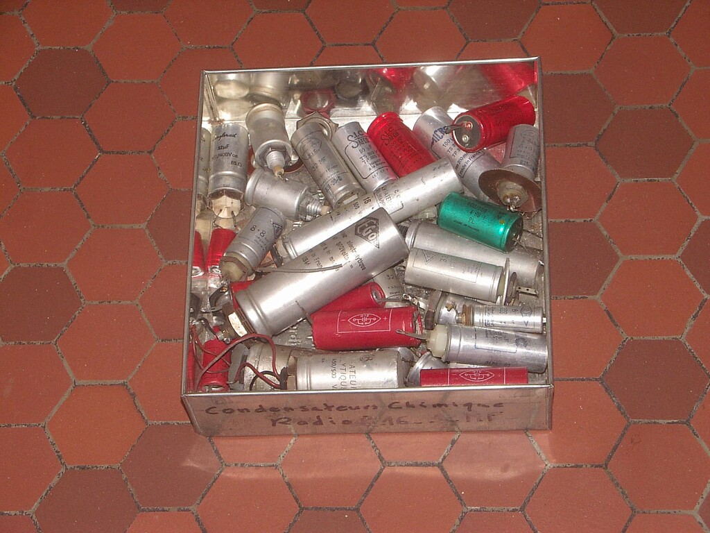 1 Condensateur à Bain d'huile 1µF ~ 1UF ~ 1MF 600Vdc WEST-CAP CP61B1EF105K