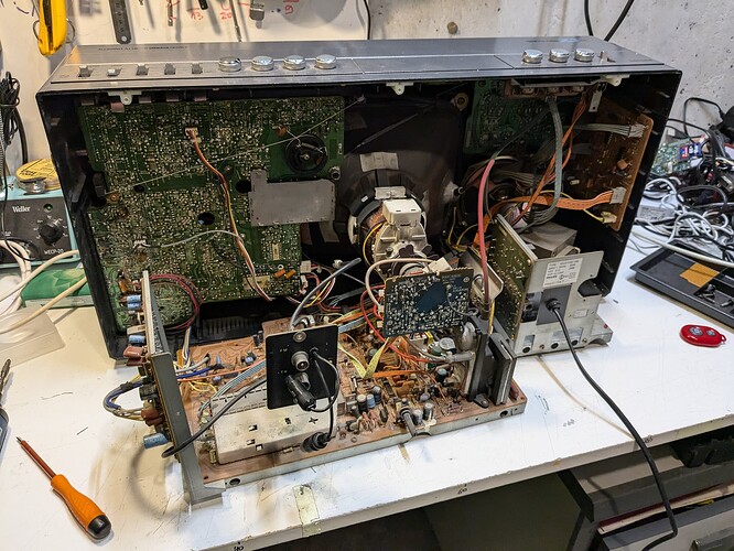 PXL_20241130_232222422