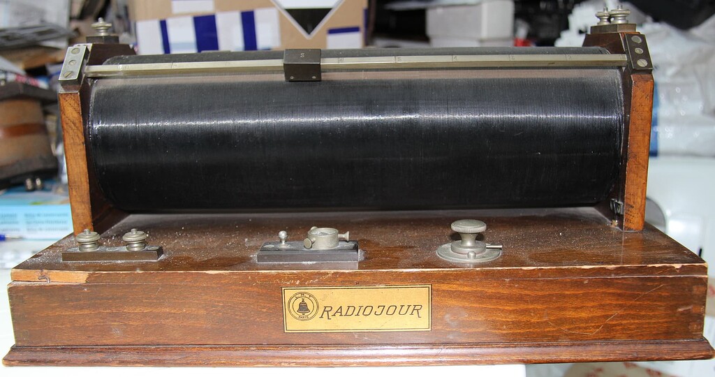 Ancien poste radio a galène de marque Gody (300) - Collection