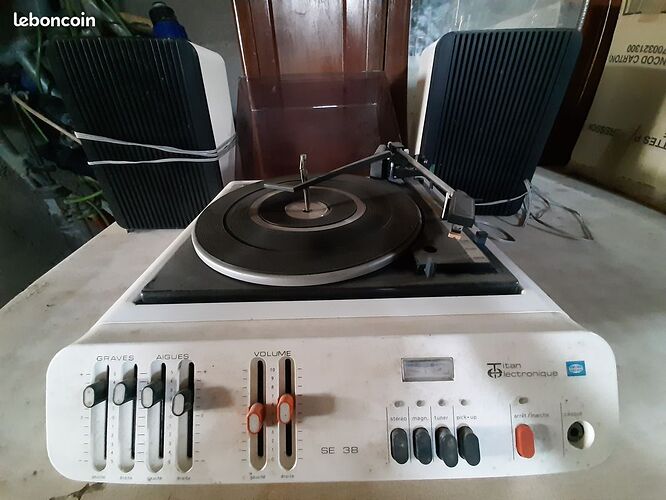 Titan Electronique SE-38 (white finish, circa 1975)