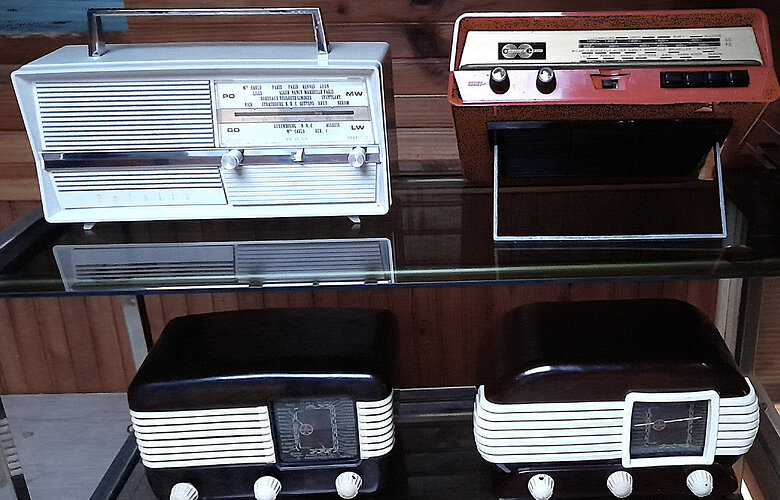 RADIOS