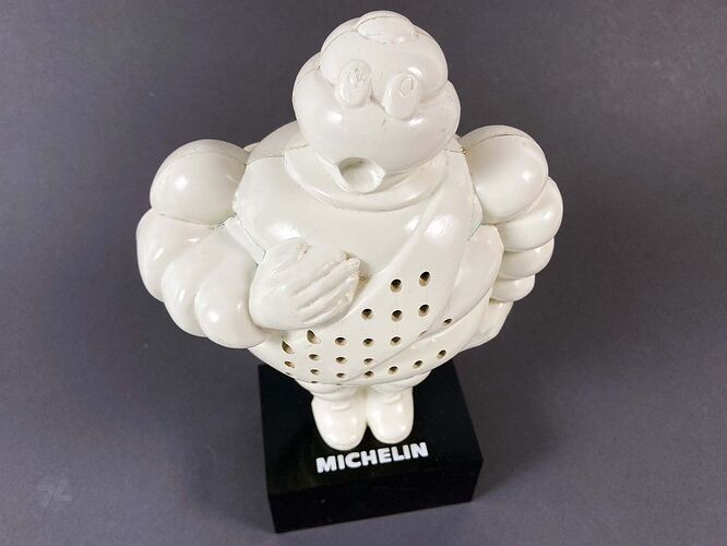 michelin-bibendum-radio-vintage-werbefigur-60s-70s-plastik (1)