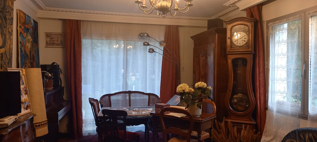 0Auditorium -Salon
