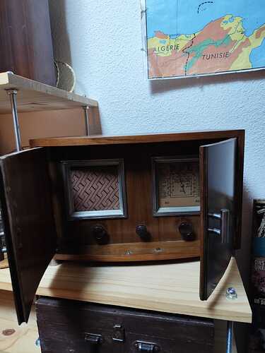 RADIO 01