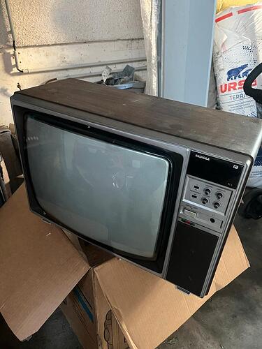 tv radiola 2